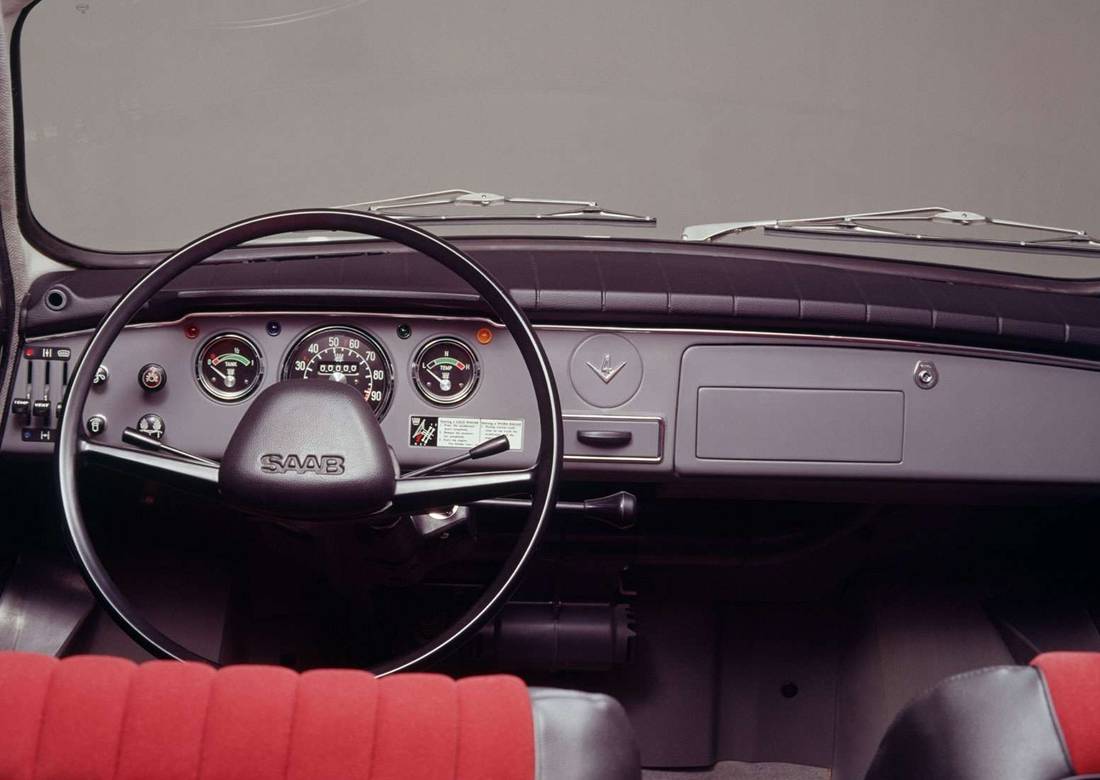 saab-96-interior