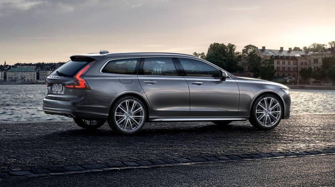 volvo-v40-cross-country-side