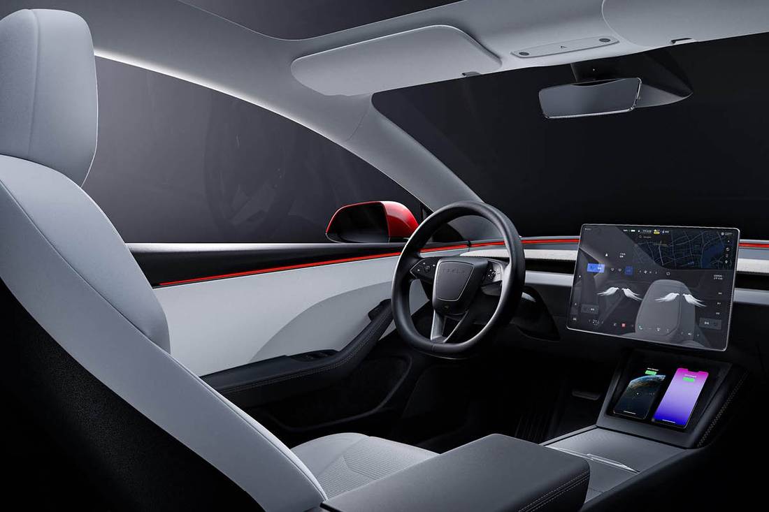 Tesla_Model_32