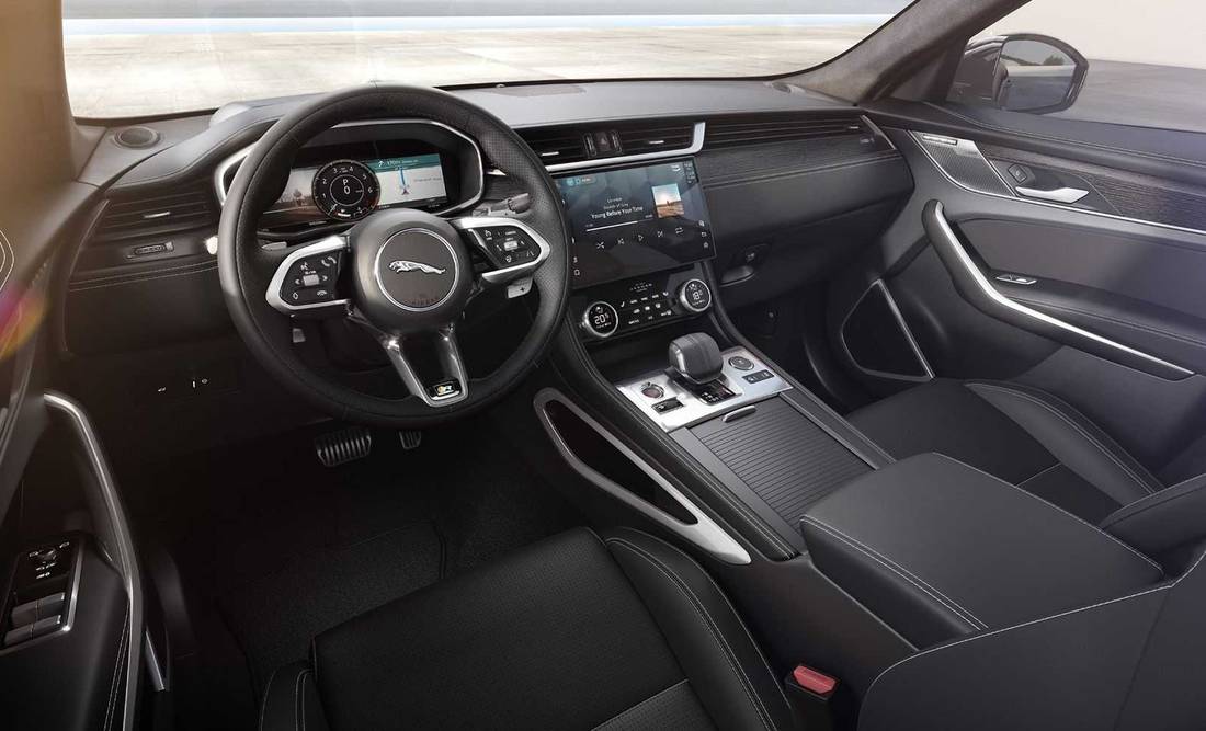 jaguar-f-pace-interior