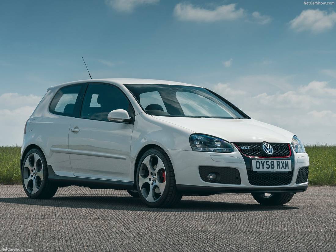 Volkswagen-Golf_V_GTI_UK-Version-2004-1280-01