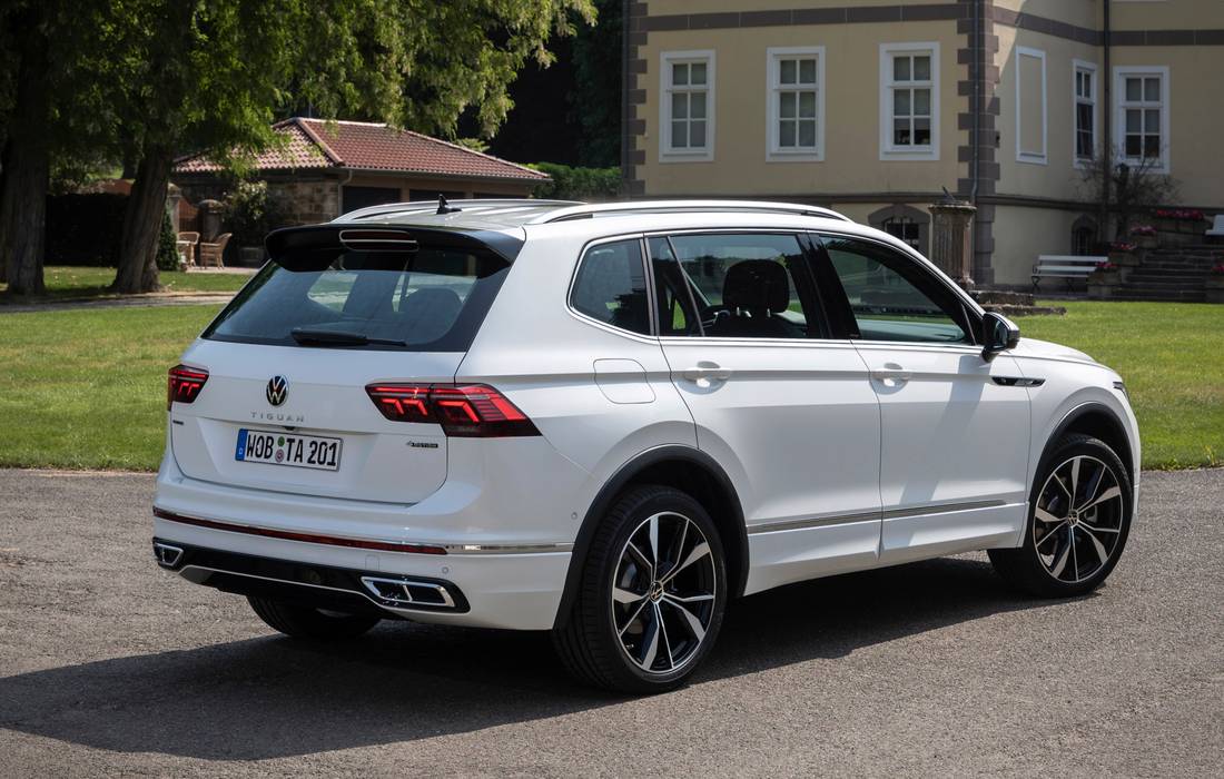 vw-tiguan-allspace-back