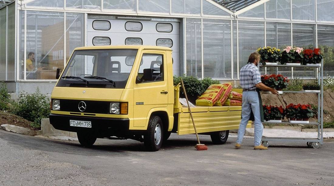 mercedes-benz mb 100 2