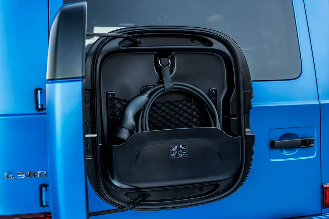 mercedes-benz_g_580_eq_achterbak