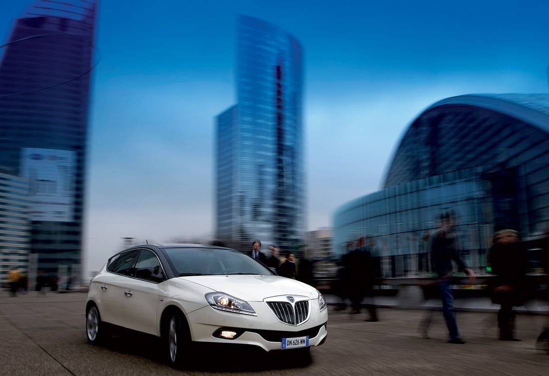 lancia-delta-front