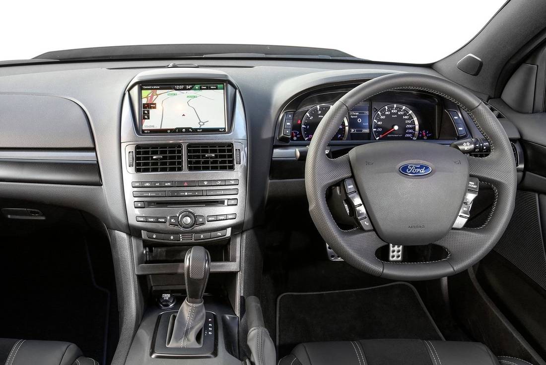 ford-falcon-xr8-sprint-interior