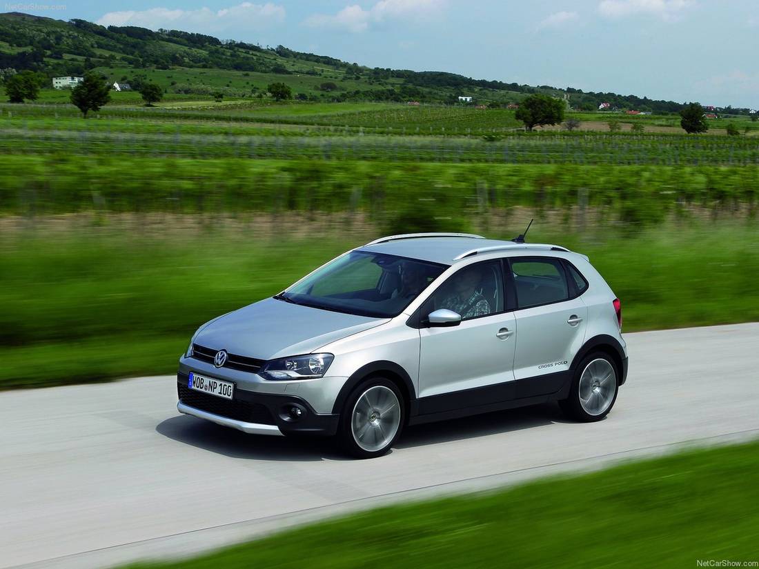 Volkswagen-CrossPolo-2011-1280-05