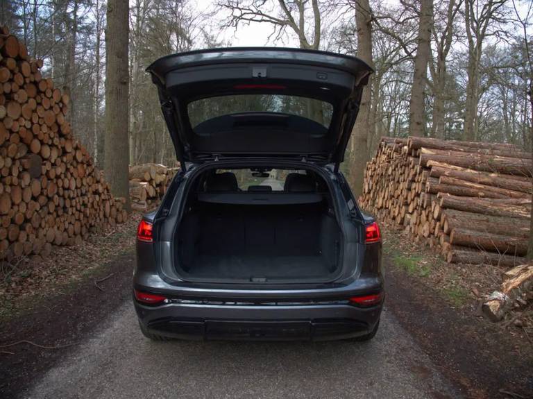 Audi Q6 e-tron 5