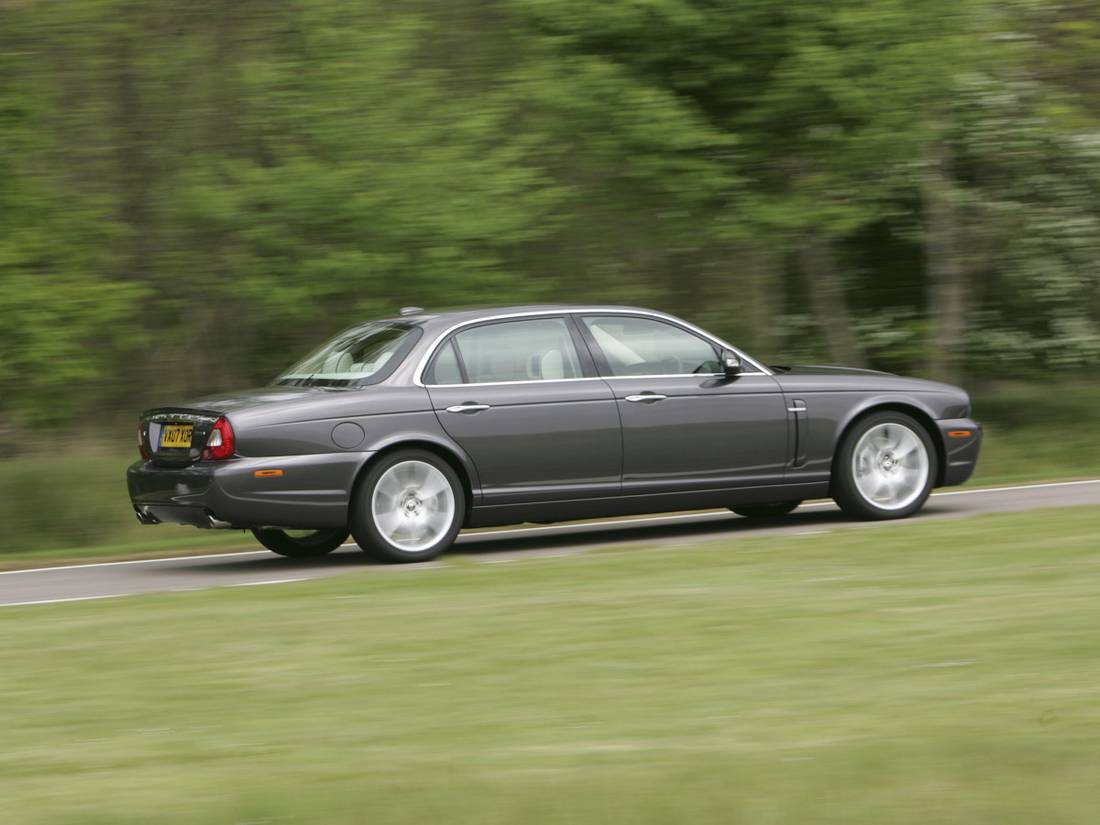 jaguar_xj_sovereign_achter