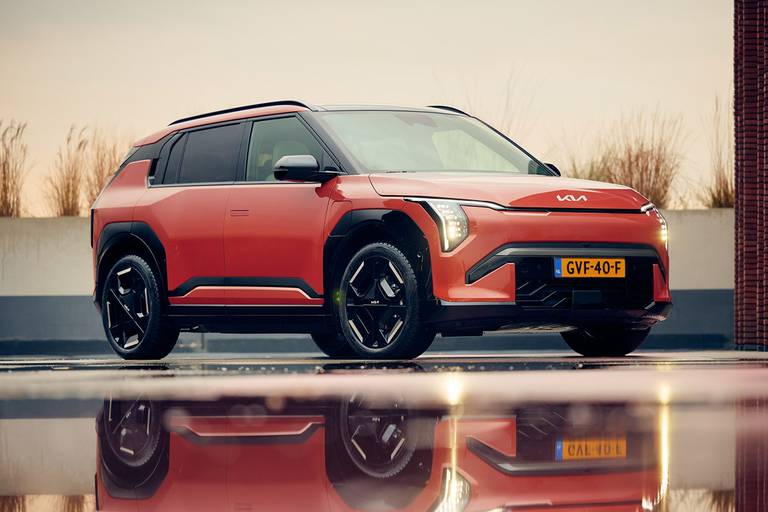 CR 6 Kia EV3 AS24 Car Reviews 5