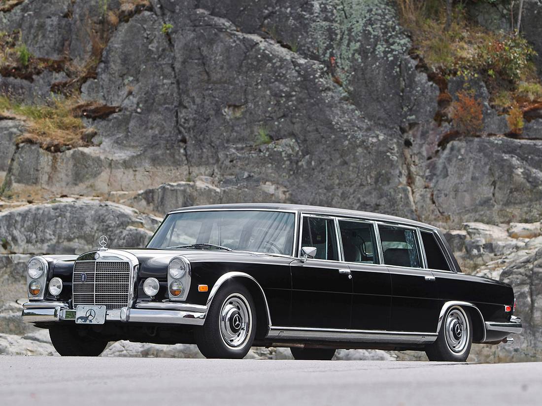 mercedes-benz 600 4-door pullman limousine