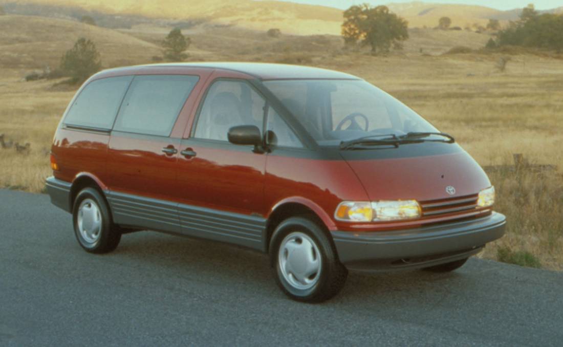 toyota-previa-side