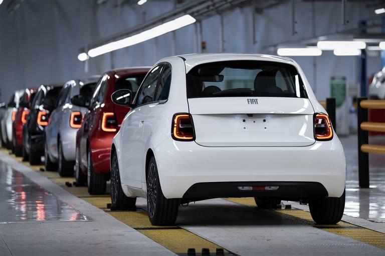 fiat-neemt-voor-de-kwakkelende-500-de-enige-juiste-beslissing-2025-03