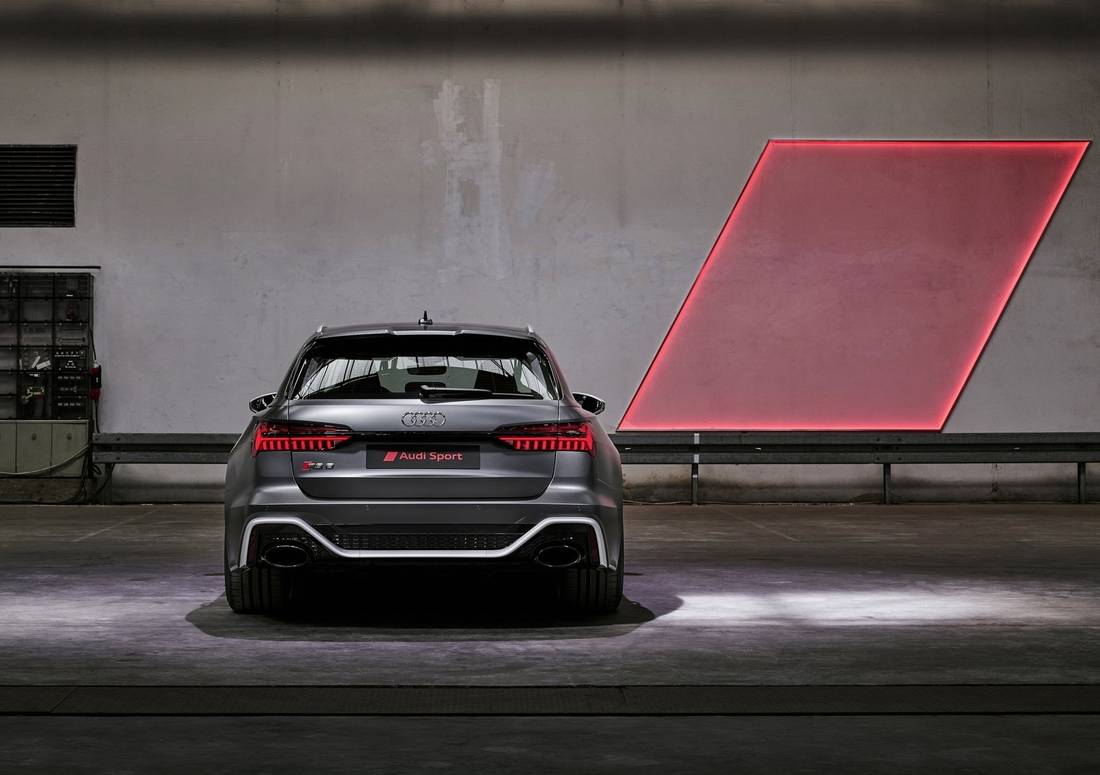 audi-rs6-avant-back