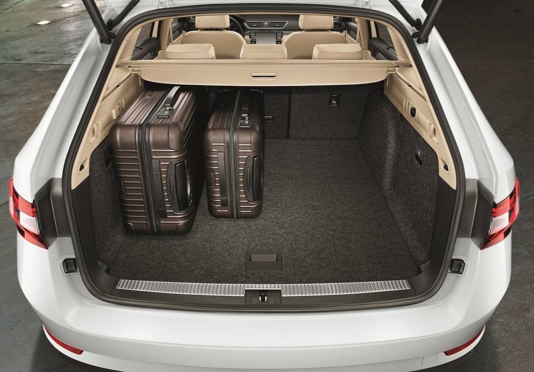 skoda-superb-combi-trunk