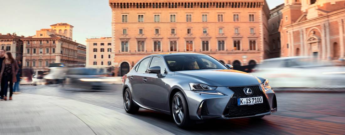 Lexus IS