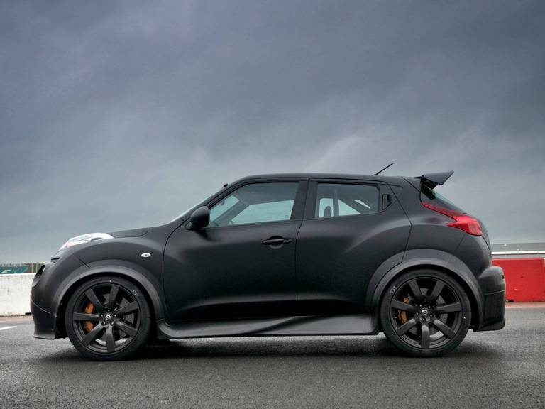 nissan-juke-r-prototype-2022-21-3