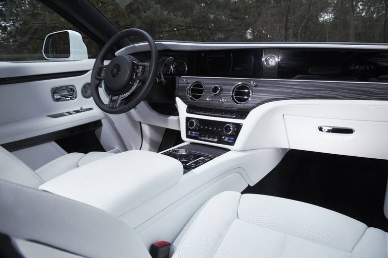 rolls-royce-ghost-2021-13-2