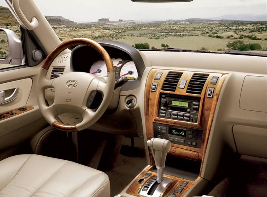 hyundai-terracan-interior