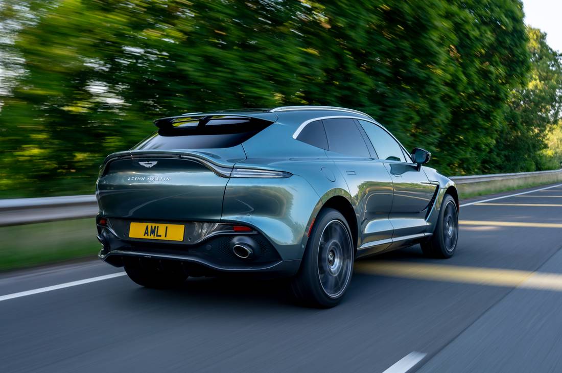 aston-martin-dbx-back