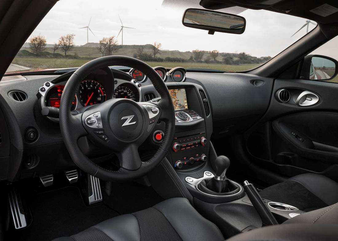 nissan-370z-interior