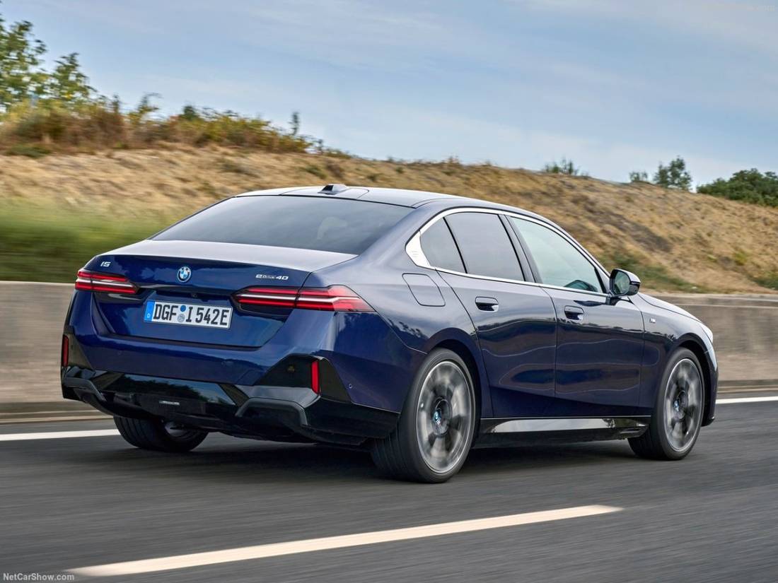 BMW-i5-2024-1280-82