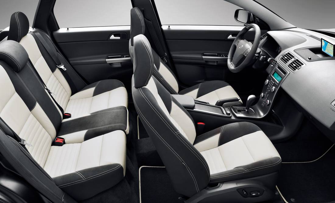 volvo-v50-seats