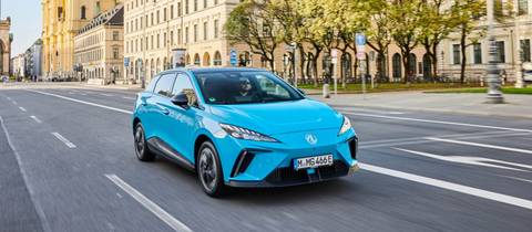 MG4 Electric Luxury test: de goedkope elektrische auto die Renault en VW buikpijn bezorgt