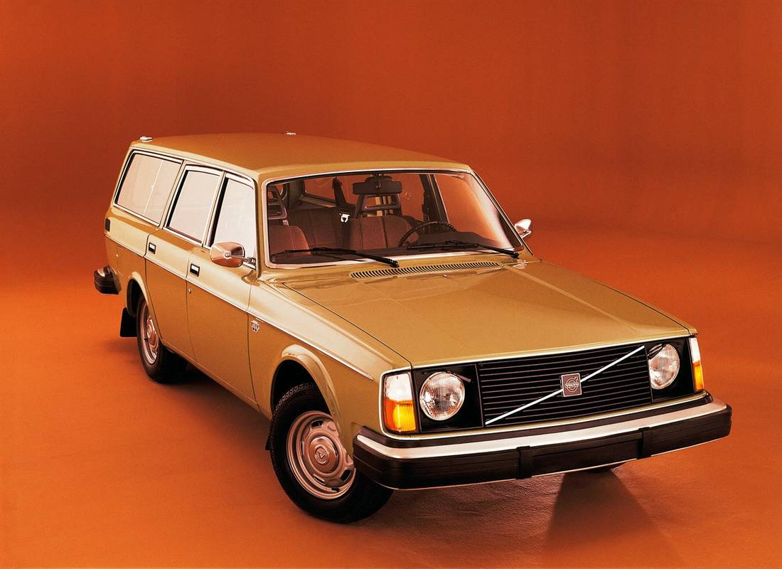 volvo-245-front