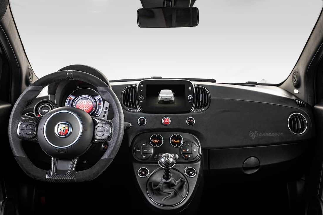 abarth-695-interieur-2