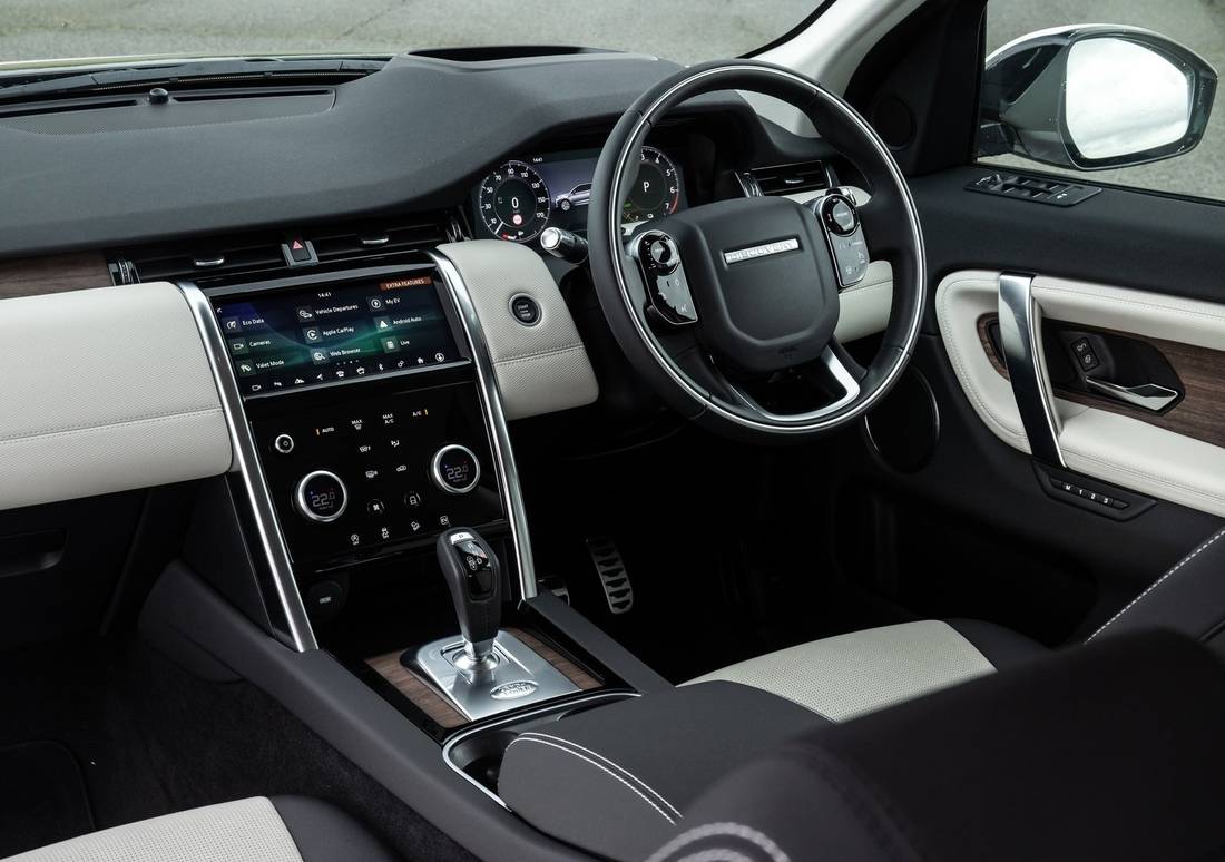 land-rover-discovery-sport-interior
