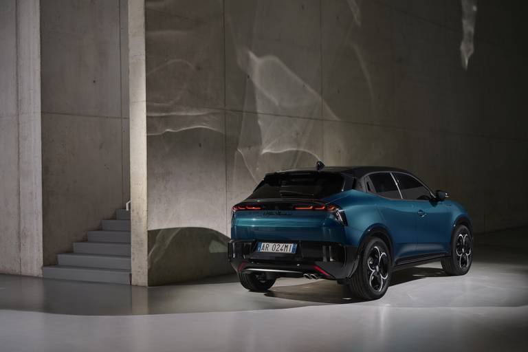zo-probeert-de-alfa-romeo-milano-klanten-uit-de-volvo-ex30-en-audi-q2-te-lokken-2024-09