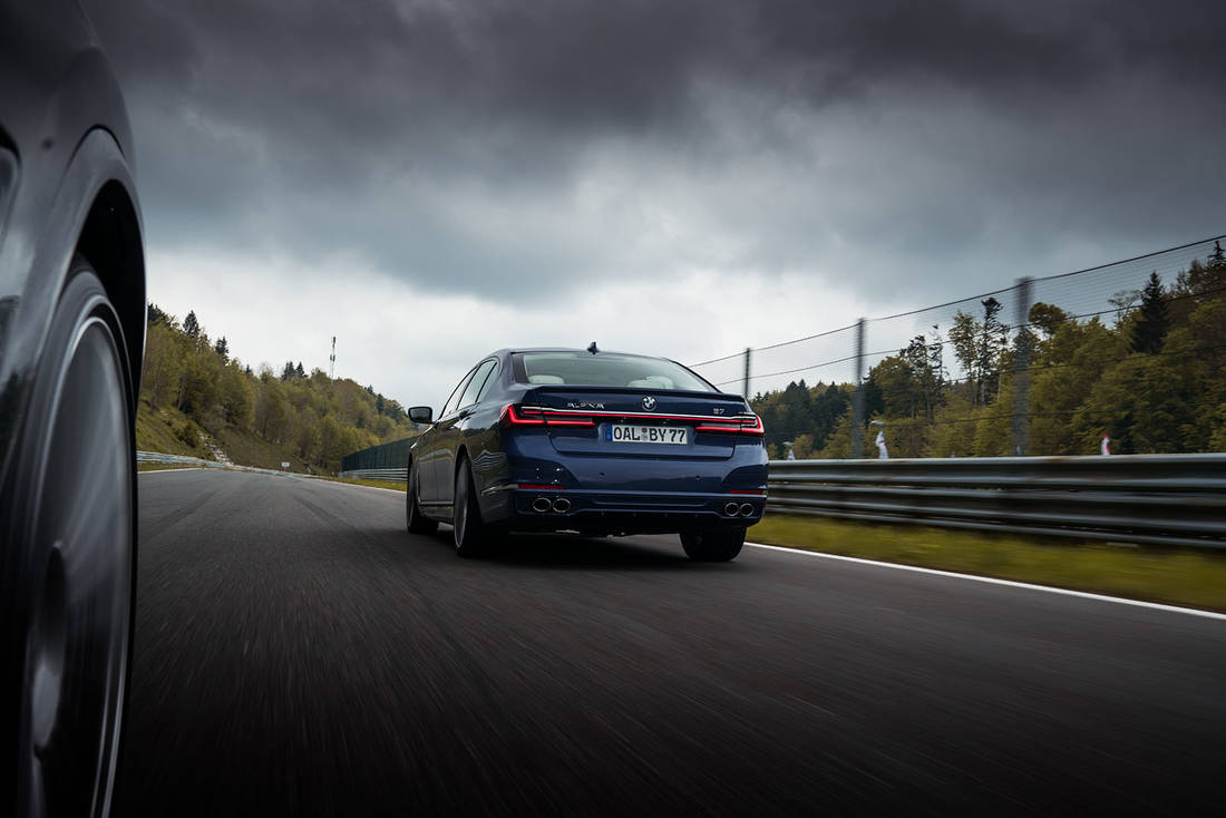 BMW-Alpina-B7-Track-back