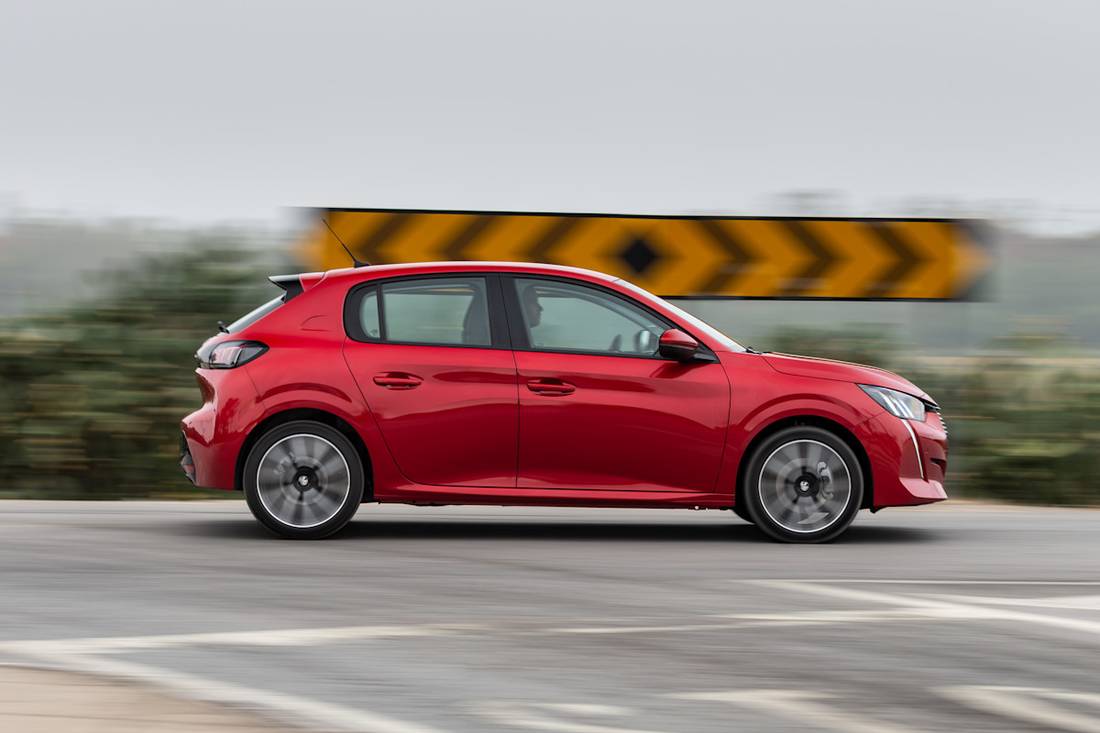 peugeot_208_45