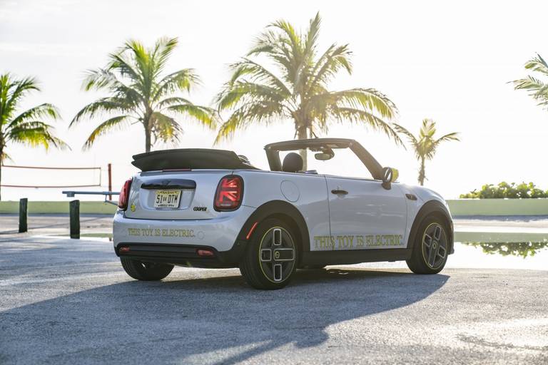 mini-cooper-se-cabrio-2022-29-2