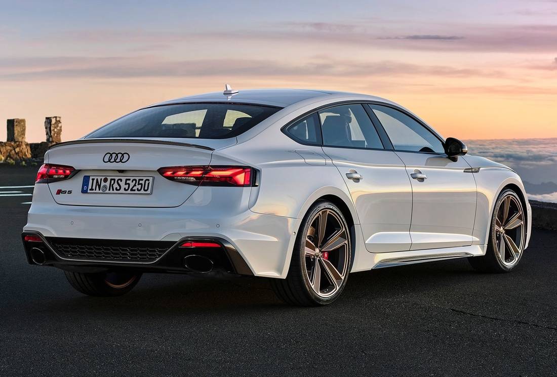 audi-rs5-back