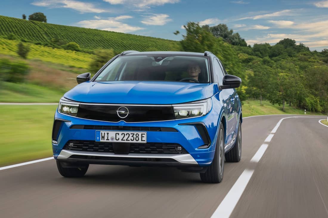 Review Opel Grandland Turbo Hybrid: de Rekord van de 21ste eeuw