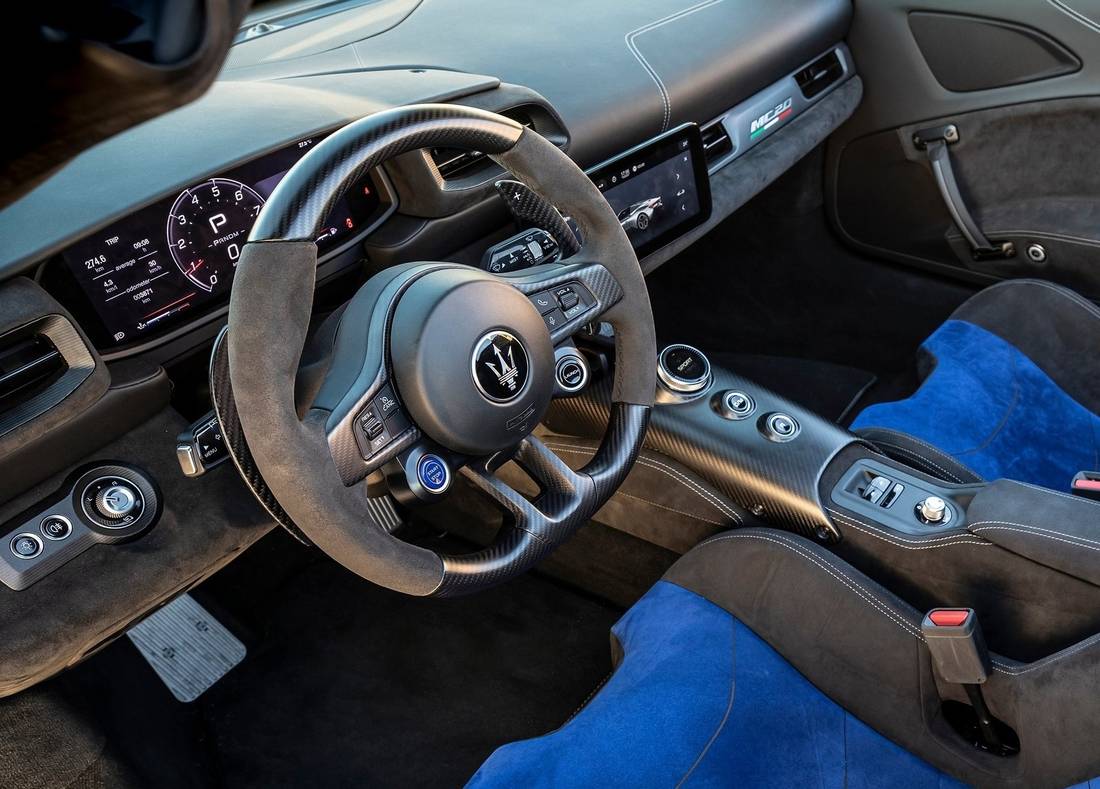 maserati-mc20-interior