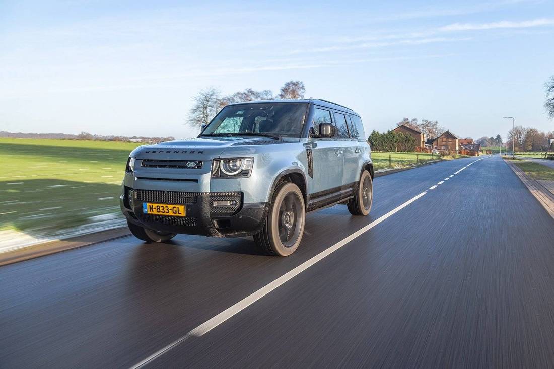 Hoe kan het toch dat de op één na krachtigste Land Rover Defender ook de goedkoopste is?