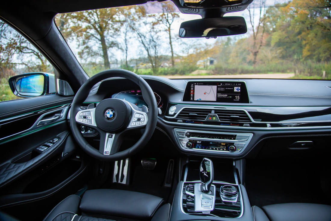 bmw-750i-interior