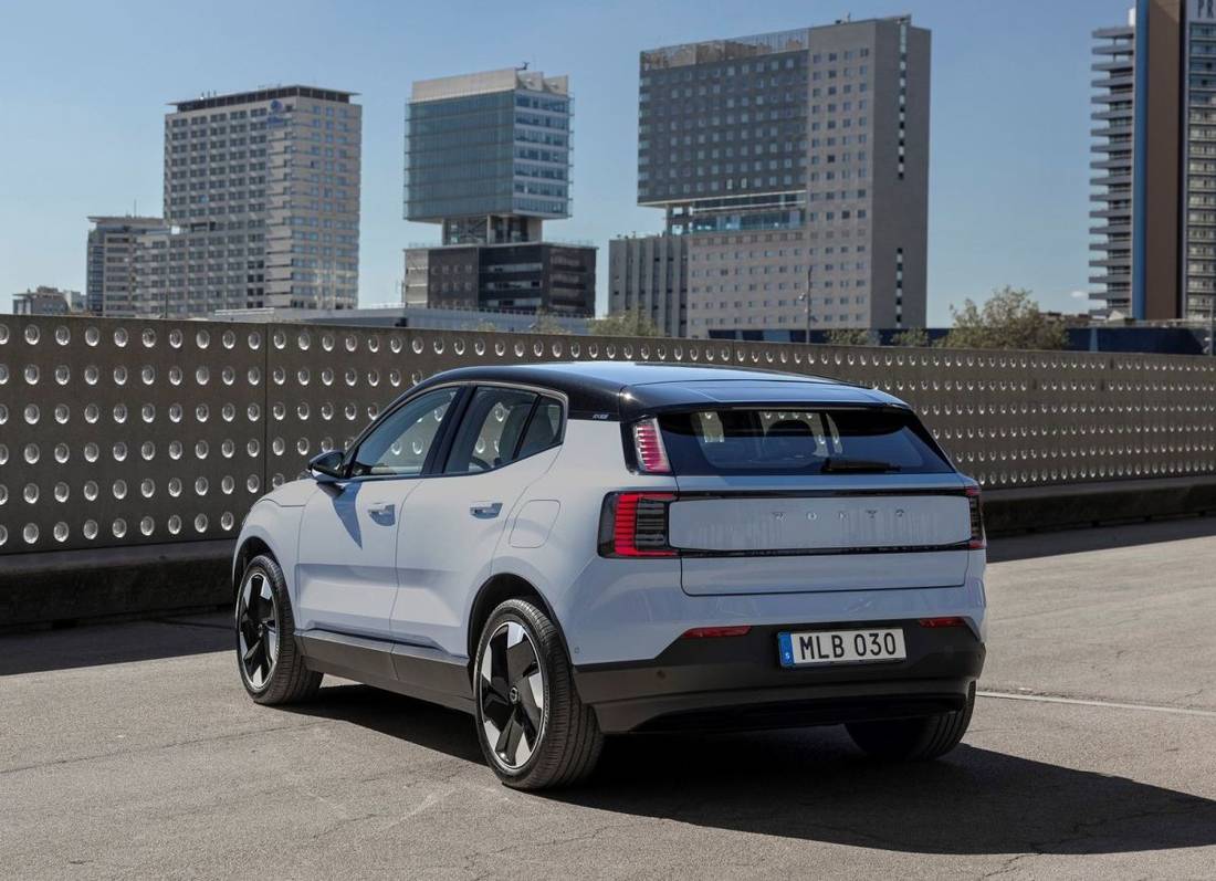 Volvo-EX30-3