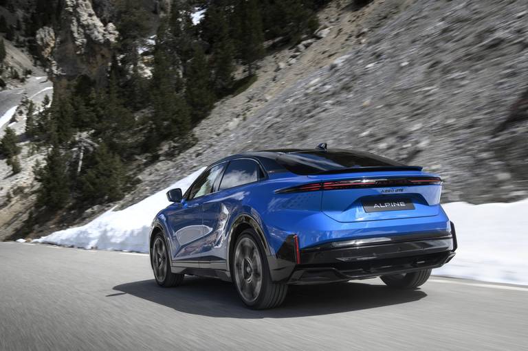 alpine-a390-2025-frans-beest-met-470-pk-en-808-nm-wil-porsche-macan-te-lijf-2025-05