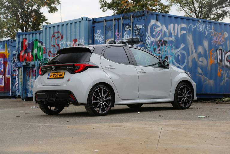 toyota-yaris-gr-sport-2022-2