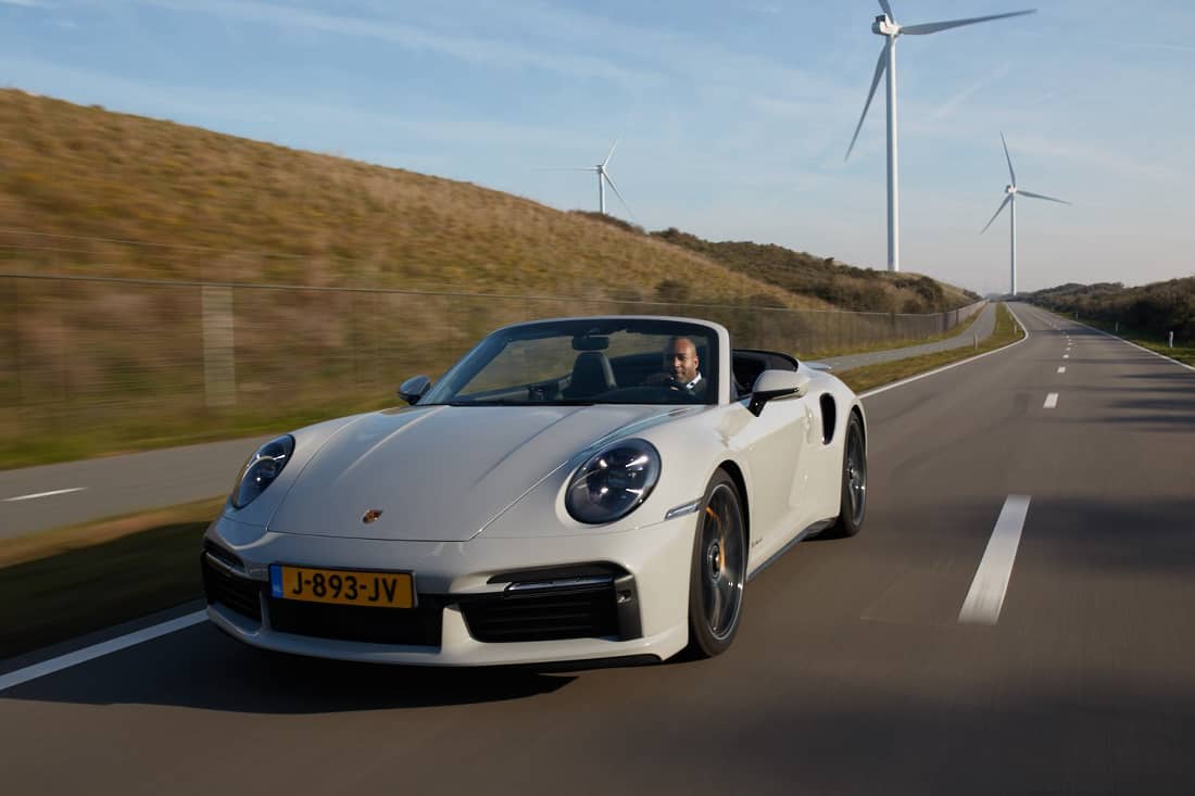 Review - Is de Porsche 911 Turbo S Cabriolet dé ultieme sportwagen?