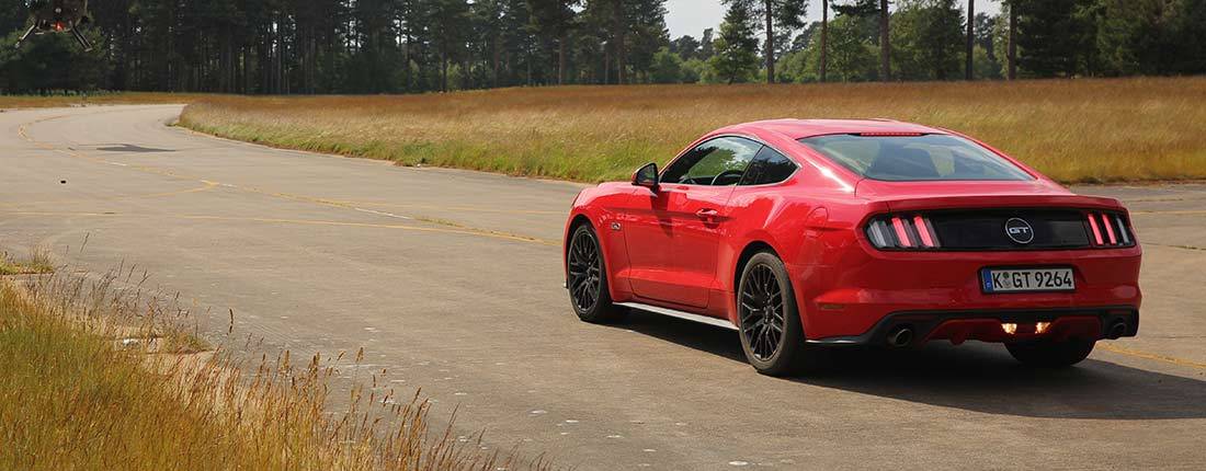 ford-mustang-back