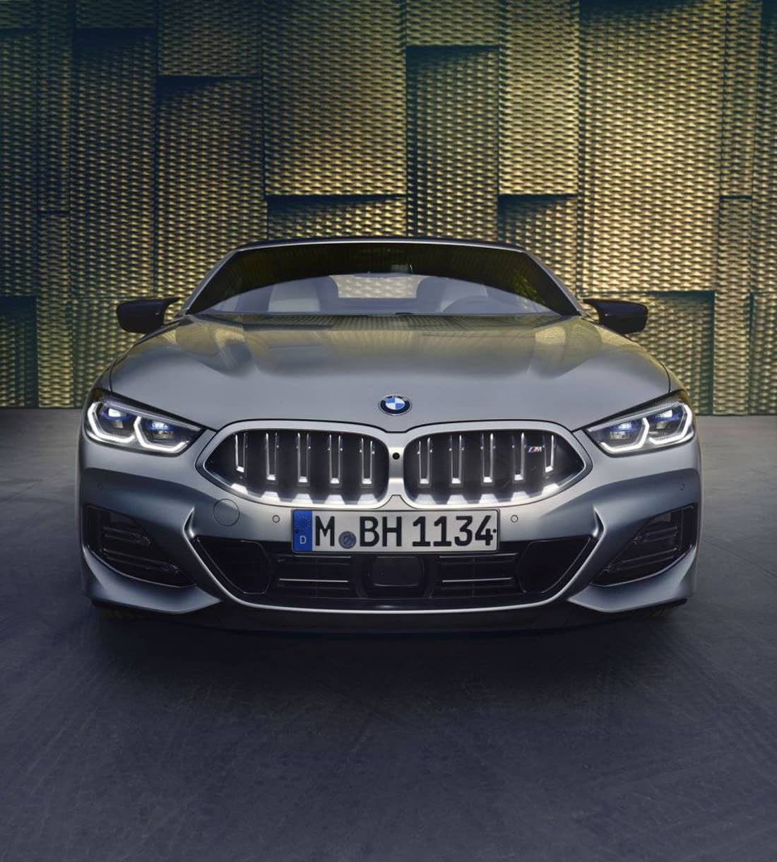 De gefacelifte BMW 8-serie heeft zijn tanden iets te fel laten bleken