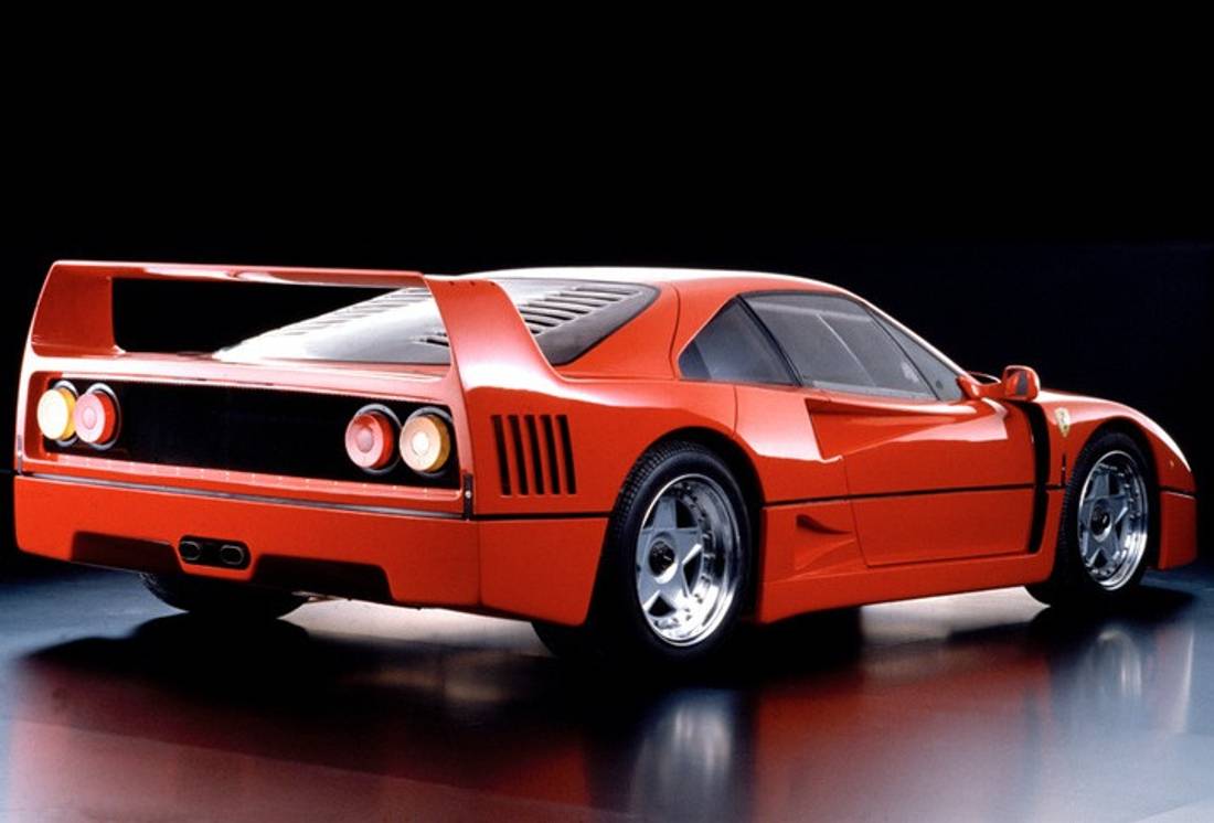 ferrari-f40-back