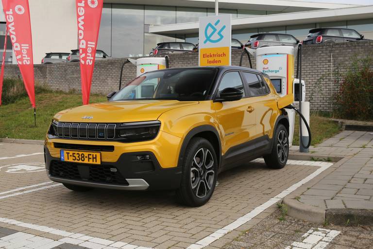 jeep-topman-liever-een-kleine-suv-dan-een-grote-sedan-2024-01