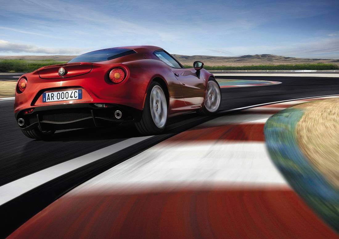 alfa-romeo-4c-back