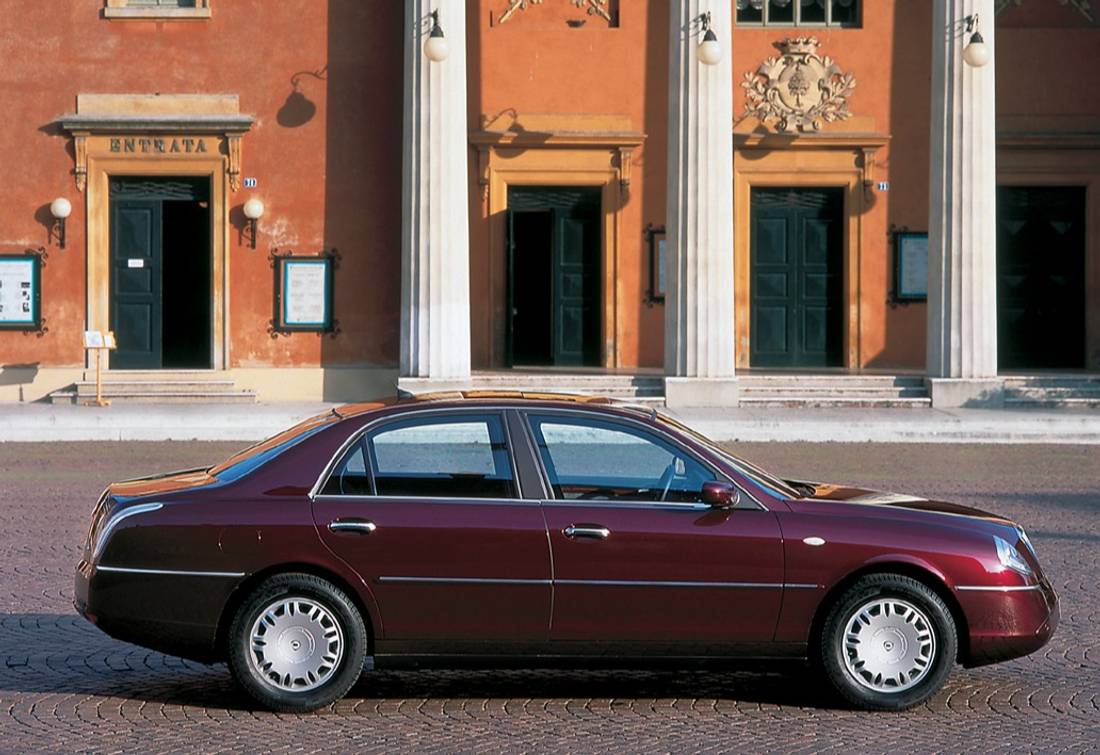 lancia-thesis-side